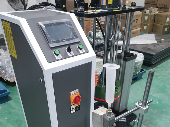  Aplicaci&oacute;n de relleno del pegamento caliente de la m&aacute;quina 30ML del derretimiento de 5 galones 2 