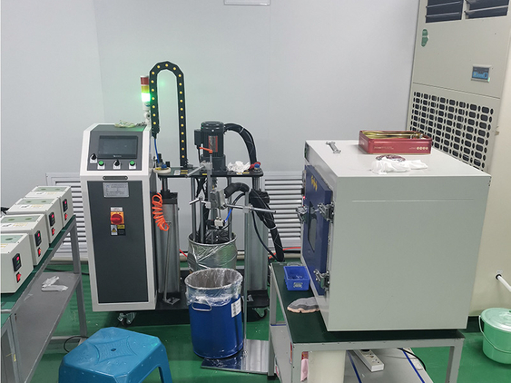  Uso de relleno del pegamento adhesivo caliente de la m&aacute;quina 30ML del derretimiento de 5 galones 